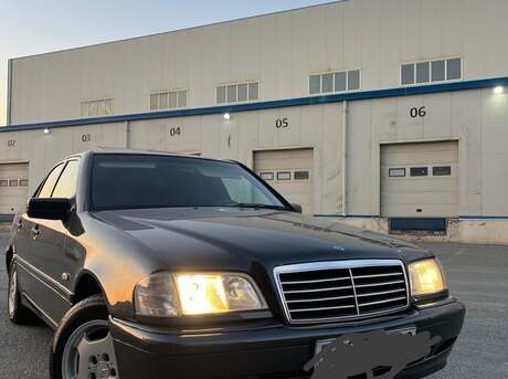 Mercedes C 180