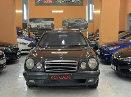 Mercedes E 240