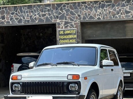 LADA (VAZ) Niva 2015