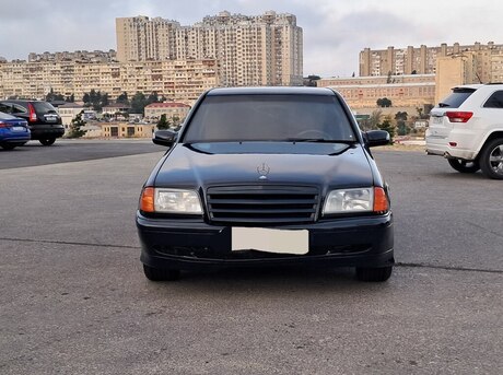 Mercedes C 180