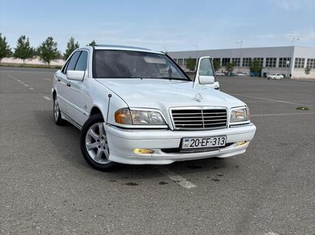 Mercedes C 200