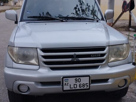 Mitsubishi Pajero io
