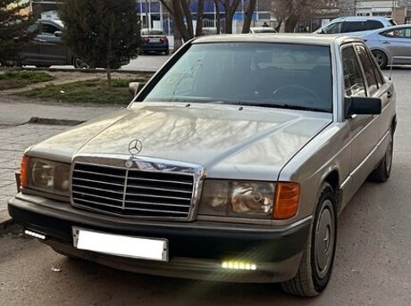 Mercedes 190 1990