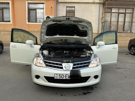 Nissan Tiida 2011