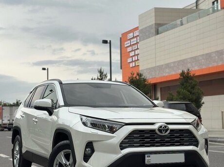 Toyota RAV4 2021