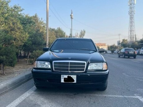 Mercedes C 230