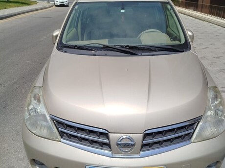 Nissan Tiida 2012