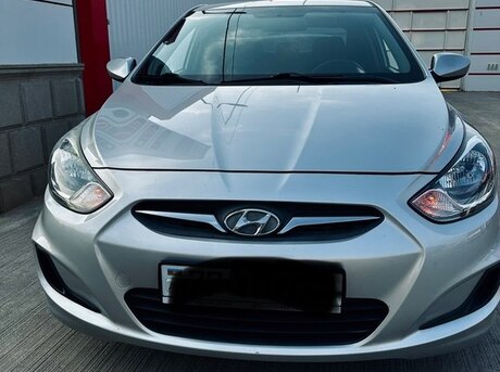 Hyundai Accent 2012