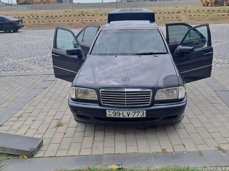 Mercedes C 180