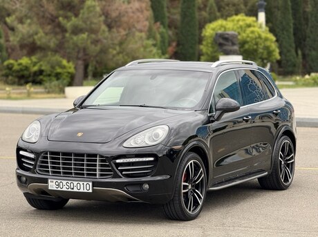 Porsche Cayenne Turbo S 2011