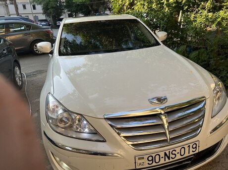 Hyundai Genesis 2010