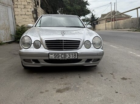 Mercedes E 220 d 2000