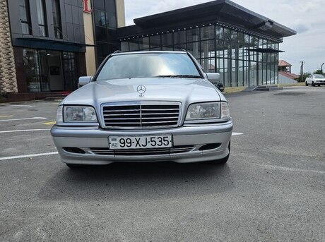 Mercedes C 180