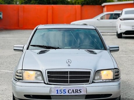 Mercedes C 180