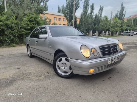 Mercedes E 240 1999