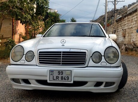 Mercedes E 240 1999