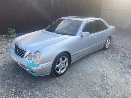 Mercedes E 270 2001