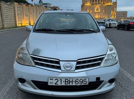 Nissan Tiida 2011