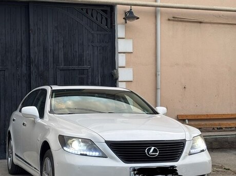 Lexus LS 460