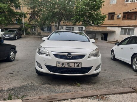 Opel Astra 2011