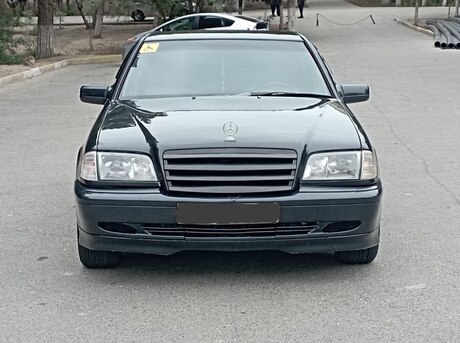 Mercedes C 200