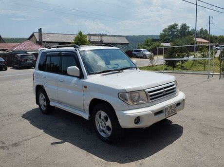 Mitsubishi Pajero io 1999