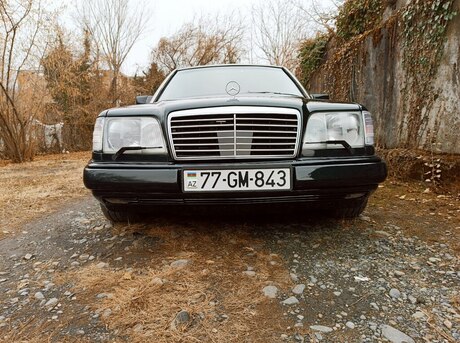 Mercedes E 280