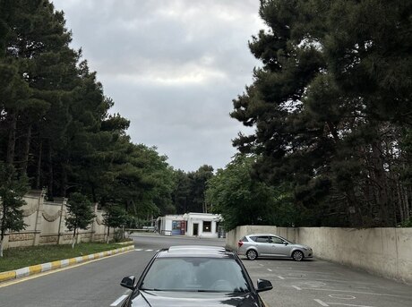 BMW 330 2018