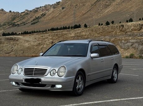 Mercedes E 240 2001