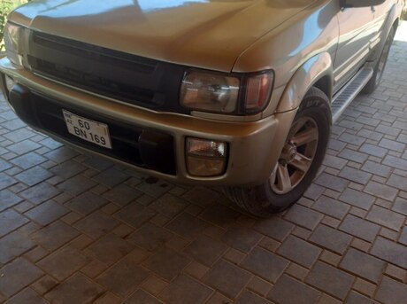Infiniti QX4 1998