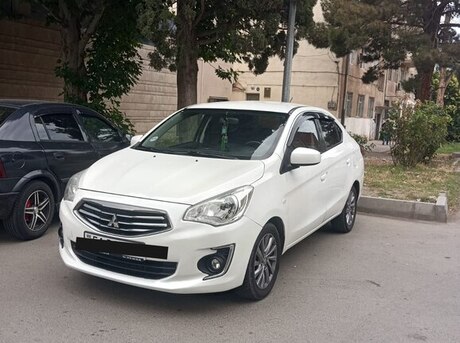 Mitsubishi Attrage 2015