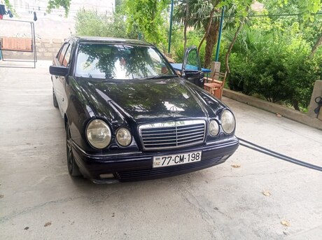 Mercedes E 220 1996
