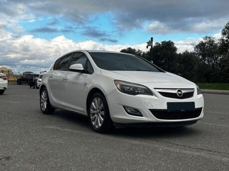 Opel Astra 2011
