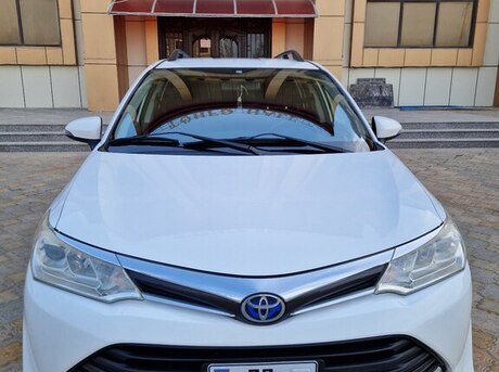 Toyota Corolla Fielder 2015