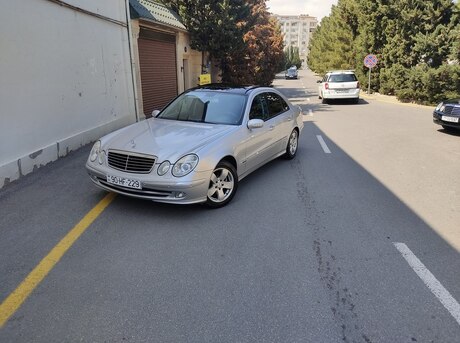 Mercedes E 240 2002