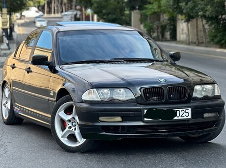 BMW 320