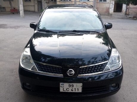 Nissan Tiida 2006