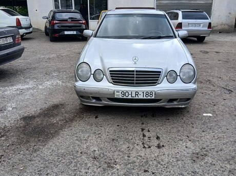 Mercedes E 220 2000