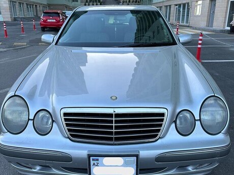 Mercedes E 240