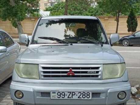 Mitsubishi Pajero io 1998