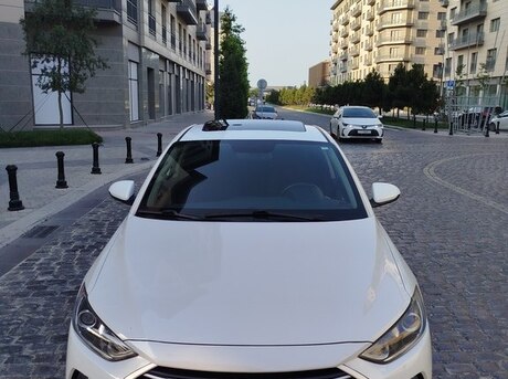 Hyundai Elantra 2018