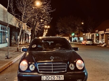 Mercedes E 200