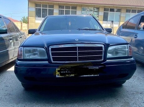 Mercedes C 200