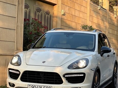 Porsche Cayenne Turbo 2011