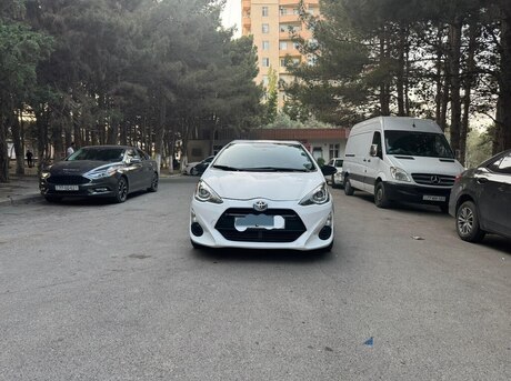 Toyota Prius C 2015