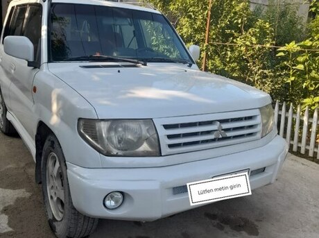 Mitsubishi Pajero io 1999