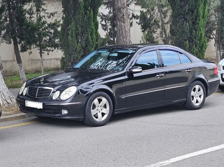 Mercedes E 240 2003