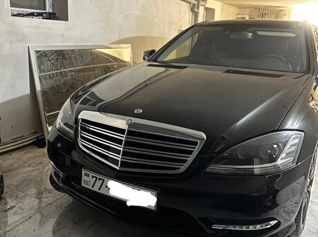 Mercedes S 550