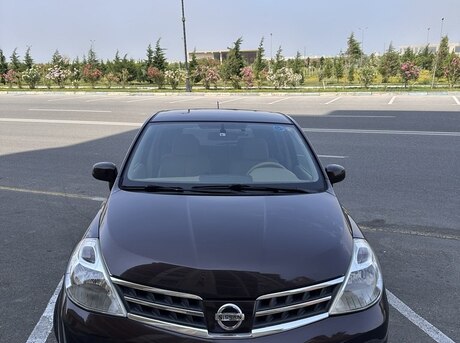 Nissan Tiida 2011