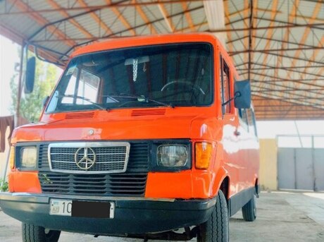 Mercedes 208 D 1988